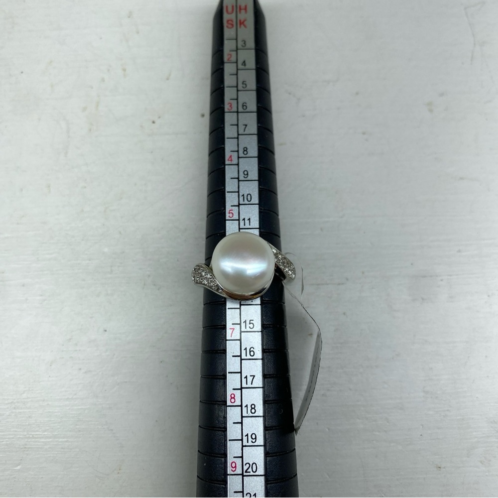 Sterling Silver Large White Pearl Ring With CZ Accents Size 6 NWT